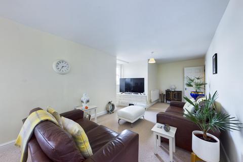 2 bedroom apartment to rent, Marina Court, Warren Road, Torquay