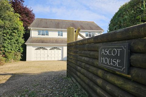 5 bedroom detached house for sale, Turnpike, Sampford Peverell, Tiverton, Devon, EX16