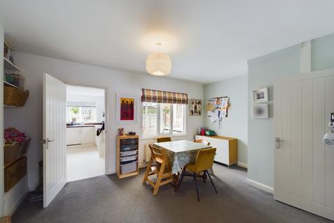 47 Henwick Avenue, Worcester, WR2 5JB