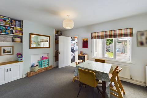 47 Henwick Avenue, Worcester, WR2 5JB