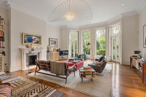 4 bedroom flat for sale, Airlie Gardens, Kensington, London