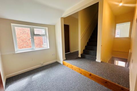 2 bedroom flat to rent, Bearwood Road,  Smethwick, B66