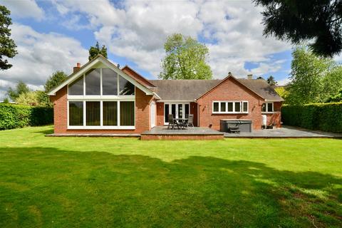 3 bedroom detached bungalow for sale, The Hollies, Hillcrest, Broadway Road, Evesham, WR11 3HG