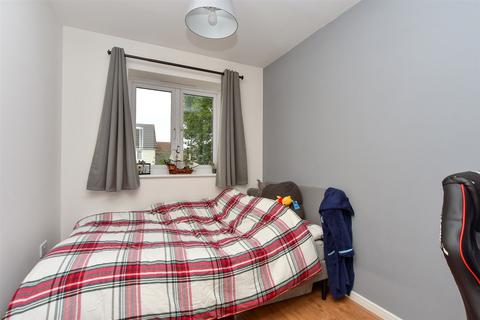 3 Clayhill Gardens, Hoo, Rochester, ME3 9FA