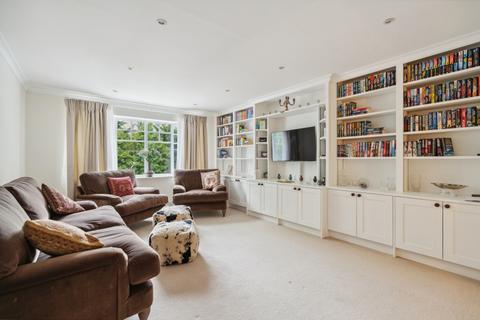 2 bedroom flat for sale, Shoppenhangers Road, Maidenhead