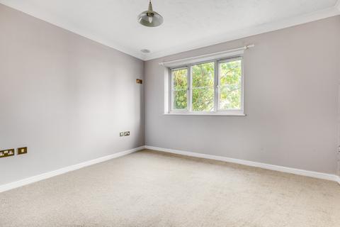 2 bedroom flat for sale, Kempton Court, Sunbury-On-Thames, TW16