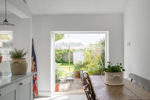 33 Old Road West, Gravesend, DA11 0LH