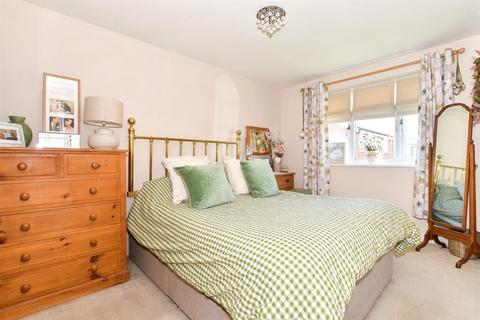 3 bedroom terraced house for sale, Finglesham Court, Maidstone, Kent