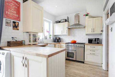 50 Abbotts Crescent, London, E4 9SB