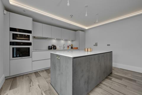 2 bedroom apartment to rent, Northdown Lane, Guildford, Surrey, GU1