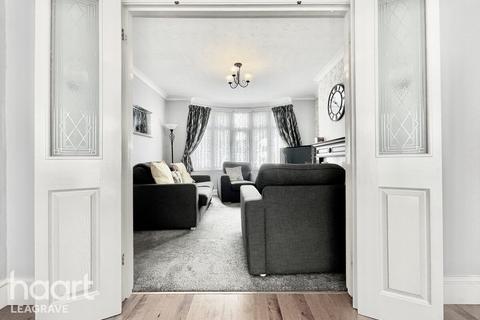 3 bedroom semi-detached house for sale, Dunstable Road, Luton