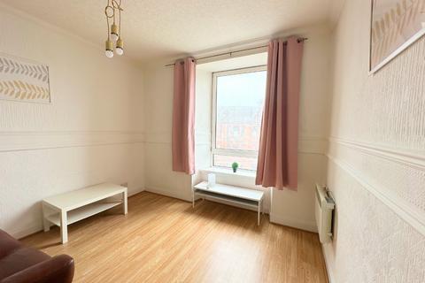 1 bedroom flat to rent, Roxburgh St, Central, Greenock, PA15