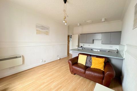 1 bedroom flat to rent, Roxburgh St, Central, Greenock, PA15