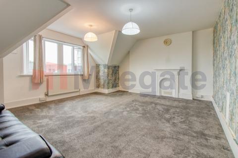 3 bedroom flat to rent, Rectory Road, Beckenham BR3