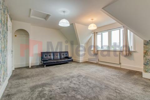 3 bedroom flat to rent, Rectory Road, Beckenham BR3