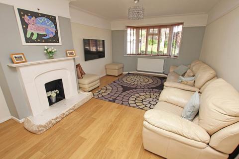 4 bedroom detached house for sale, Peppercombe Road, Eastbourne, BN20 8JH