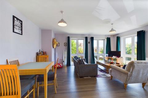 1 bedroom flat for sale, Garratt House, Bolsover Road, Worthing, BN13