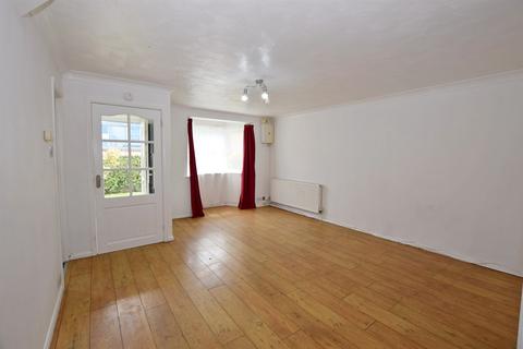 2 bedroom flat to rent, West Street, Bognor Regis, PO21