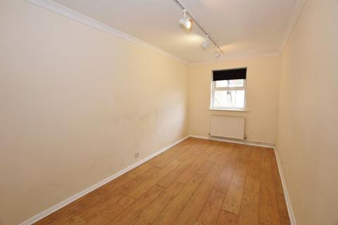 2 bedroom flat to rent, West Street, Bognor Regis, PO21