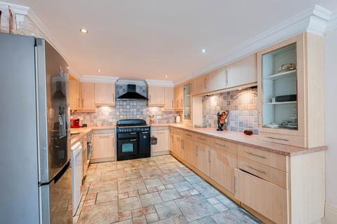 5 bedroom terraced house for sale, Cambridge Road, Southend-on-sea, SS1