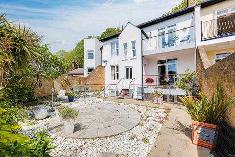 10 Cambridge Road, Southend-on-sea, SS1 1ET