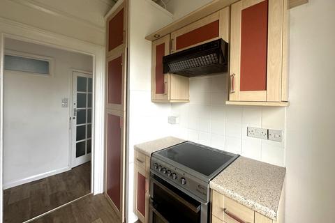 2 bedroom flat to rent, Dagmar Road, Exmouth EX8