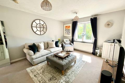 2 bedroom end of terrace house for sale, Elizabeth Close, Attleborough