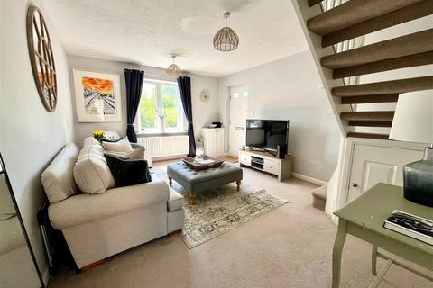 2 bedroom end of terrace house for sale, Elizabeth Close, Attleborough