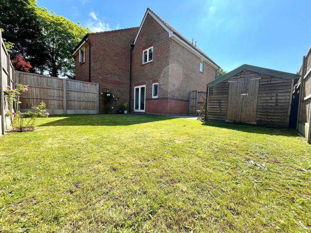 Elizabeth Close, Attleborough 2 bed end of terrace house for sale £