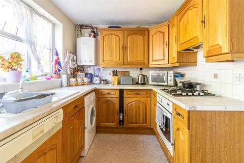 19 Stonefield Close, Eastleaze, Swindon, SN5 7EQ