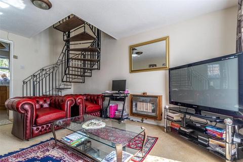 19 Stonefield Close, Eastleaze, Swindon, SN5 7EQ