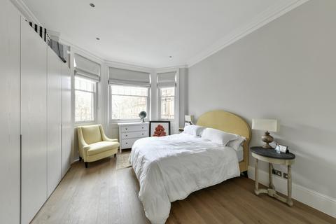 3 bedroom apartment to rent, Sloane Gardens, London SW1W