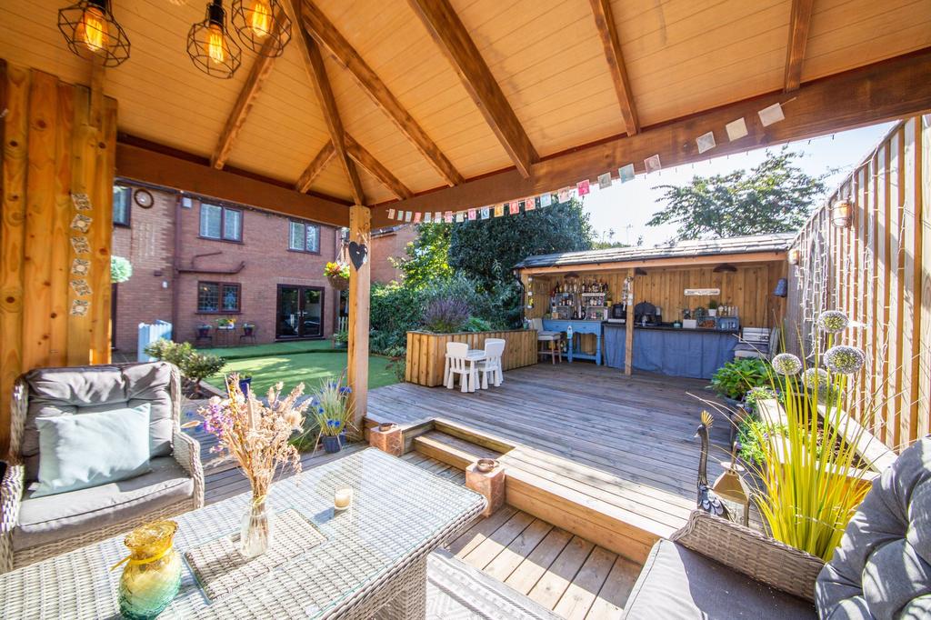 Hudson Close, Old Hall, WA5 4 bed detached house for sale £400,000
