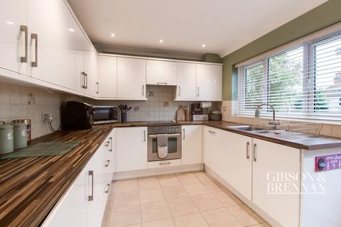 9 Bradbourne Way, Pitsea, Basildon, SS13 2DW