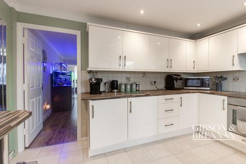 9 Bradbourne Way, Pitsea, Basildon, SS13 2DW