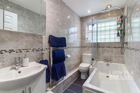 9 Bradbourne Way, Pitsea, Basildon, SS13 2DW