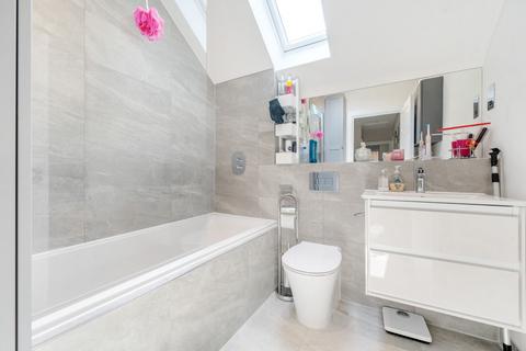 4 Bryan Gardens, Binfield, Bracknell, RG42 4JQ