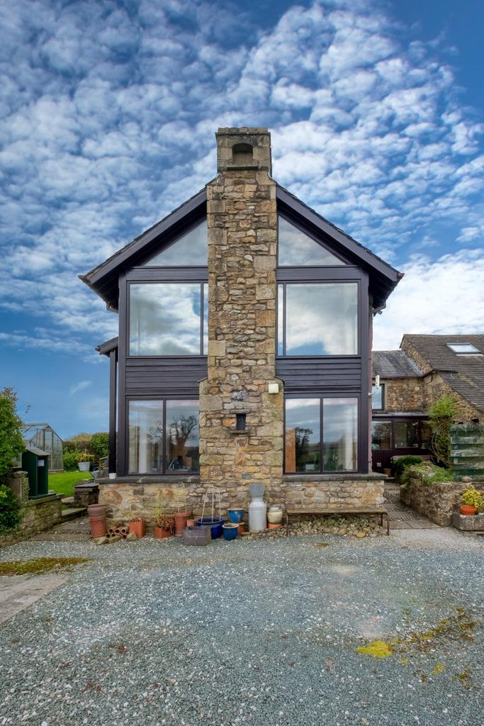Oysterber Farmhouse