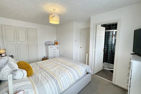 32 Bugsby Way, Kesgrave, Ipswich, IP5 2WX