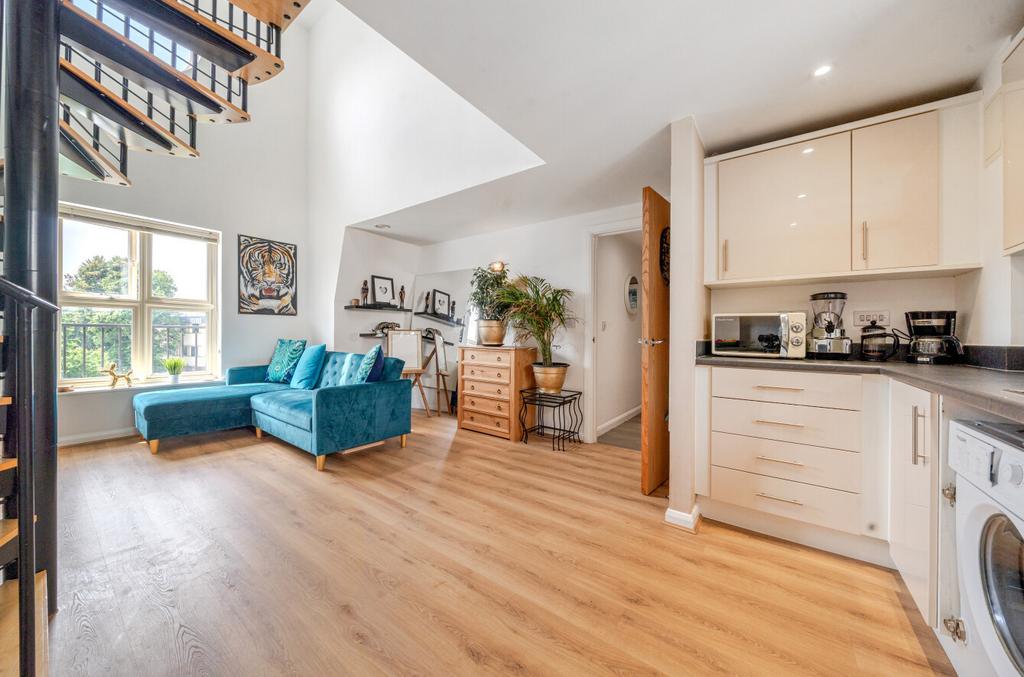 Sitting Room/Kitchen