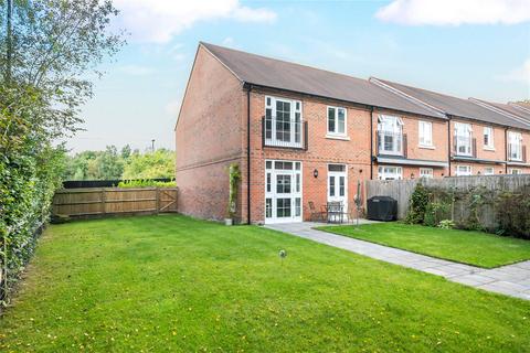 3 bedroom end of terrace house for sale, Sir Geoffrey Todd Walk, Kings Drive, Midhurst, West Sussex, GU29