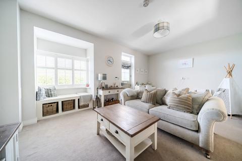 3 bedroom end of terrace house for sale, Sir Geoffrey Todd Walk, Kings Drive, Midhurst, West Sussex, GU29