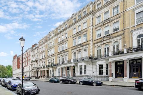 2 bedroom flat for sale, De Vere Gardens, Kensington, London