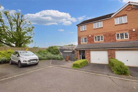 4 bedroom townhouse for sale, Wood Lane Court, New Farnley, Leeds, West Yorkshire