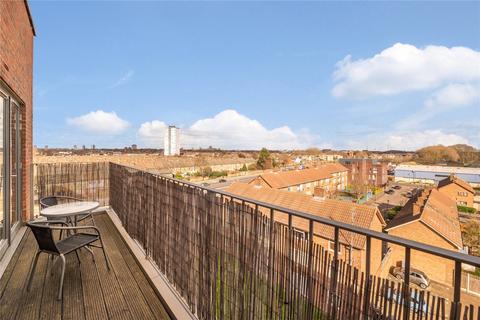 2 bedroom flat for sale, Callisto Court, 108 Hammersley Road, London