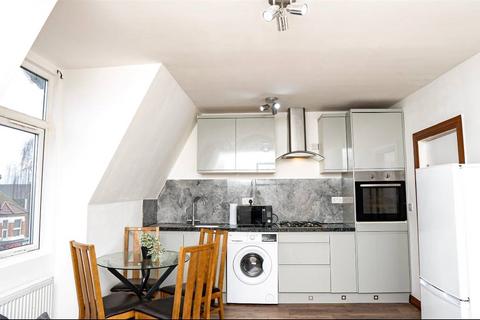 2 bedroom apartment to rent, Merton, London SW19