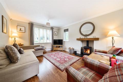 1 Falcon Close, Lightwater, GU18 5NB