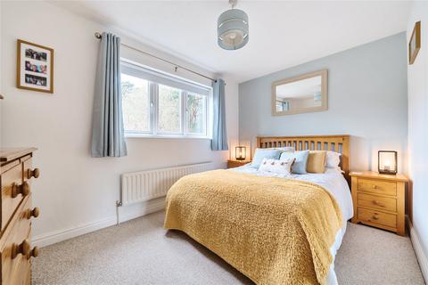 1 Falcon Close, Lightwater, GU18 5NB