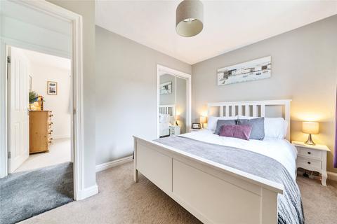 1 Falcon Close, Lightwater, GU18 5NB