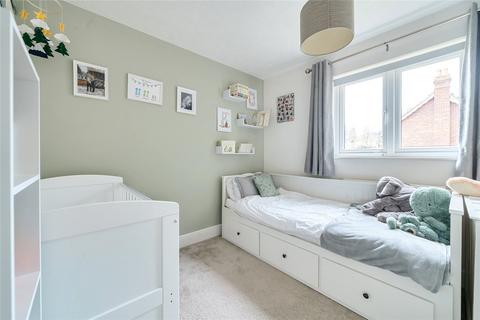 1 Falcon Close, Lightwater, GU18 5NB